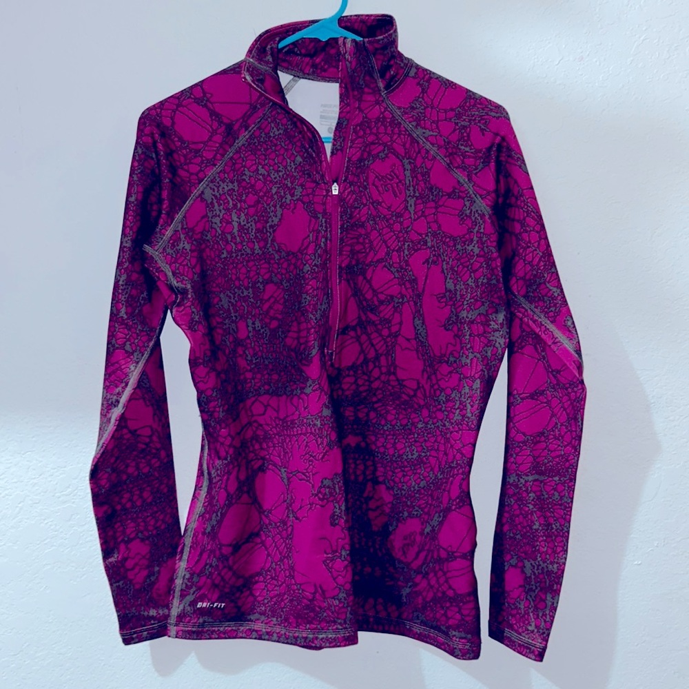 Women’s Nike Pro pullover